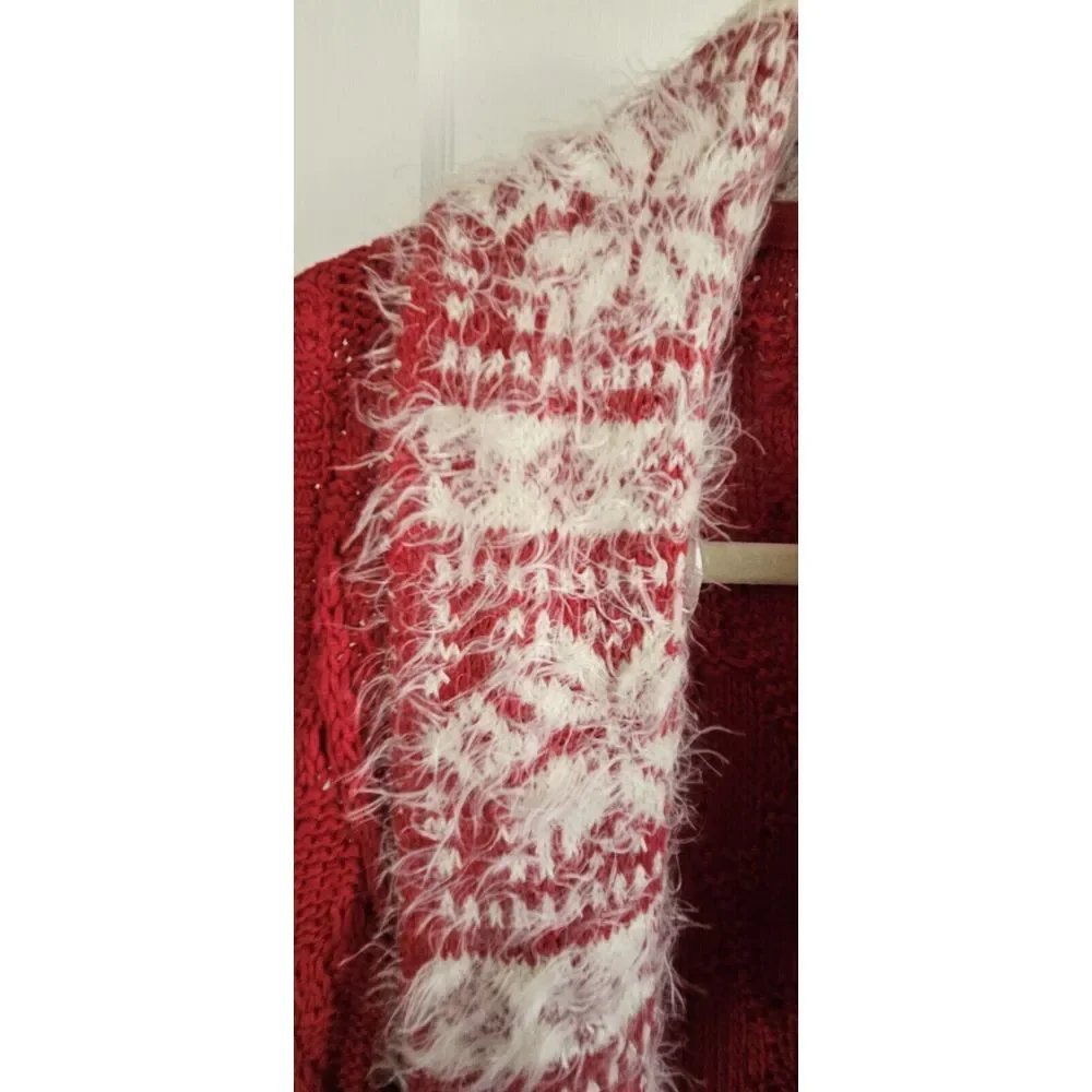 NWT Max studio kids soft fuzz‎ cable knit vest shrug girl Sz M (10-12)
